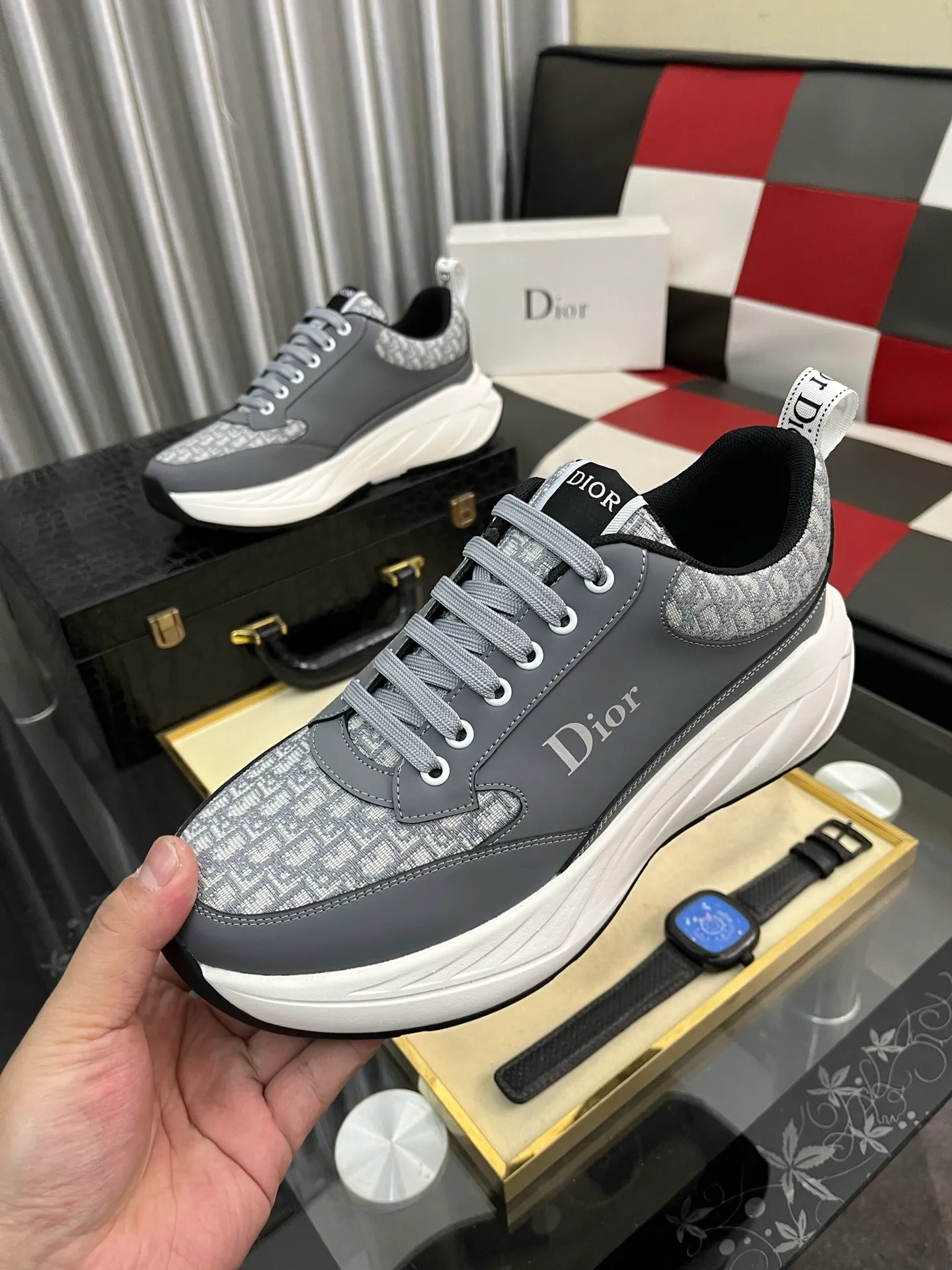 Ex-factory price: 438⌚️⌚️[Dior] Dior’s new men’s genuine leather casual shoes, the highest version on the market, any comparison is welcome🆚! The original leather has excellent texture and is super high-end! Fetal sheep net lining imported from Italy, removable pad! Luxurious materials and fine workmanship, highly recommended! Code number: 38-443️⃣Colors available